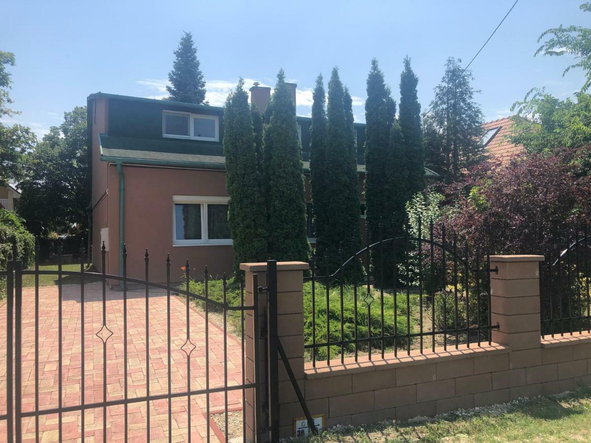 Villa Casa Mia Балатонлелле Экстерьер фото